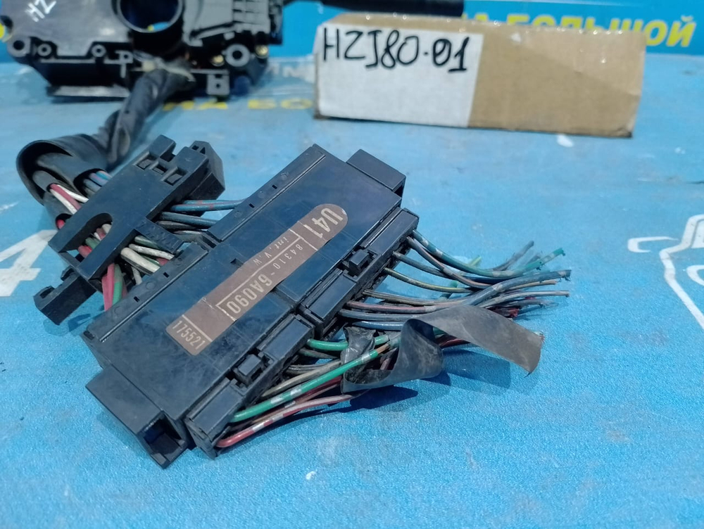 Переключатель подрулевой TOYOTA LAND CRUISER 1992