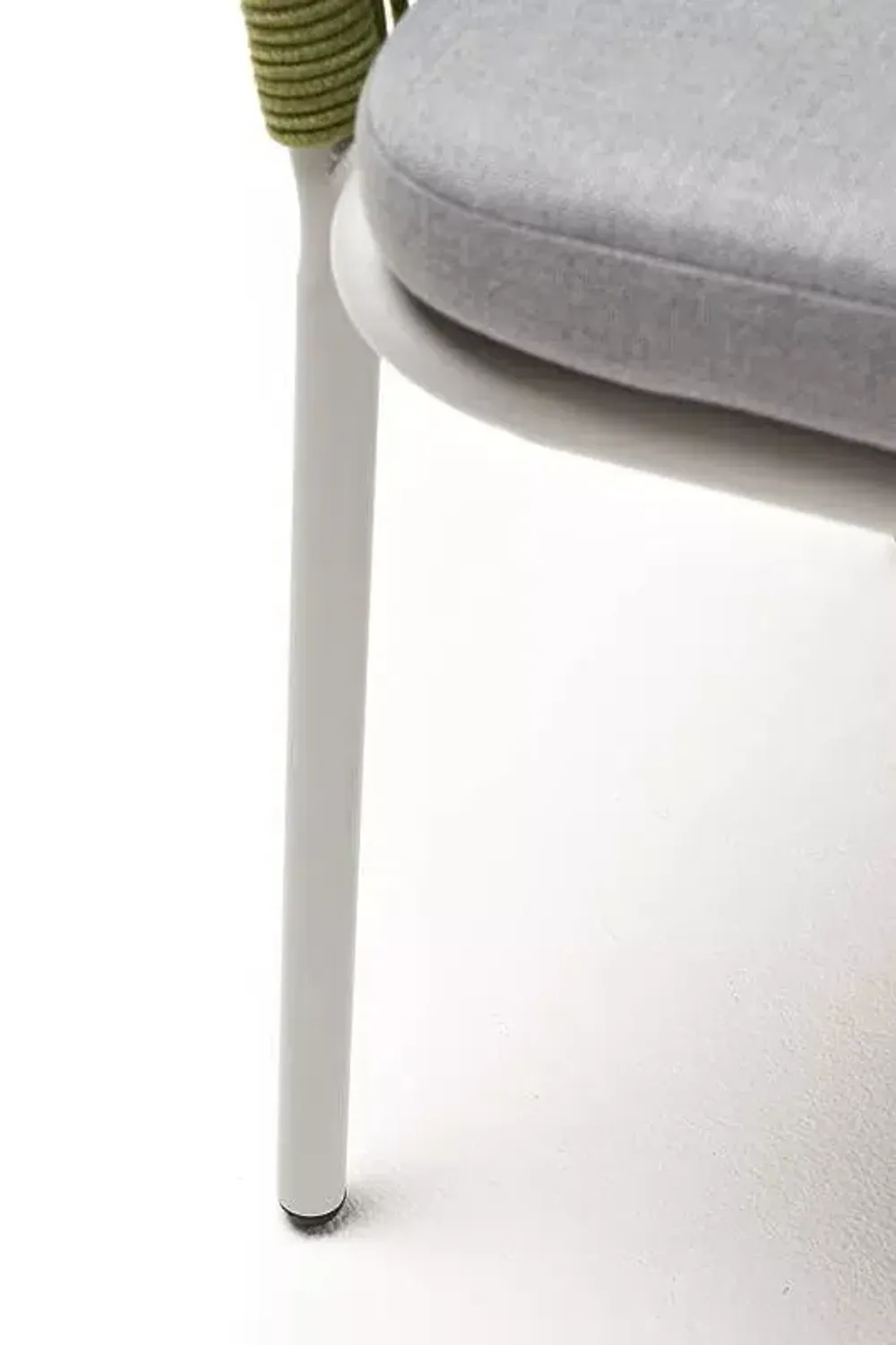 "Марсель" стул плетеный из роупа, каркас алюминий светло-серый (RAL7035) шагрень, роуп салатовый меланж круглый, ткань светло-серая