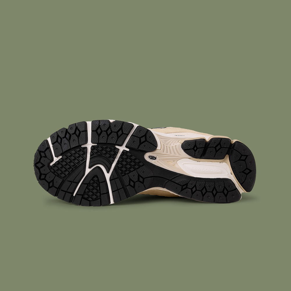 Кроссовки New Balance 2002R "Sandstone"