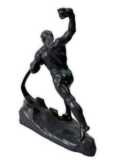 Скульптура «Перекуем мечи на орала!». Скульптур Е.В. Вутетич. 1960 г. Силумин, литьё. СССР.