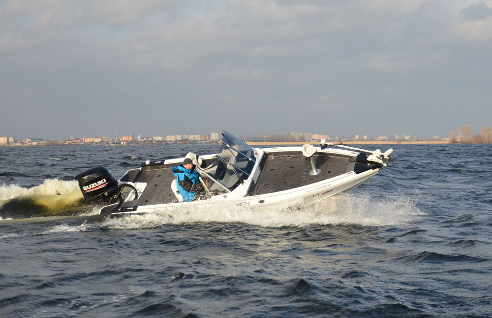 Катер-лодка алюминиевая SPINCH 575 Sport Fish