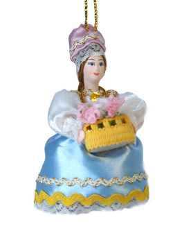 Кукла-подвеска сувенирная Цветочница