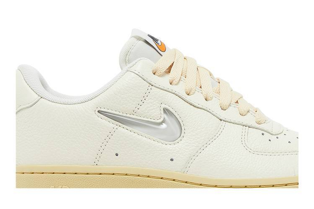Кроссовки Nike Air Force 1 Low '07 Lx "Certified Fresh" (Женская размерная сетка)