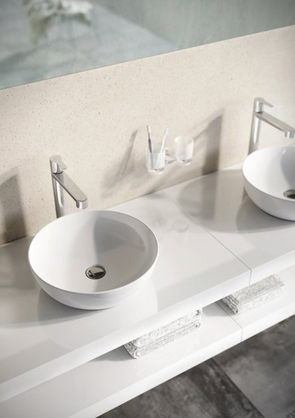 Накладной керамический умывальник UNI 400 B SLIM