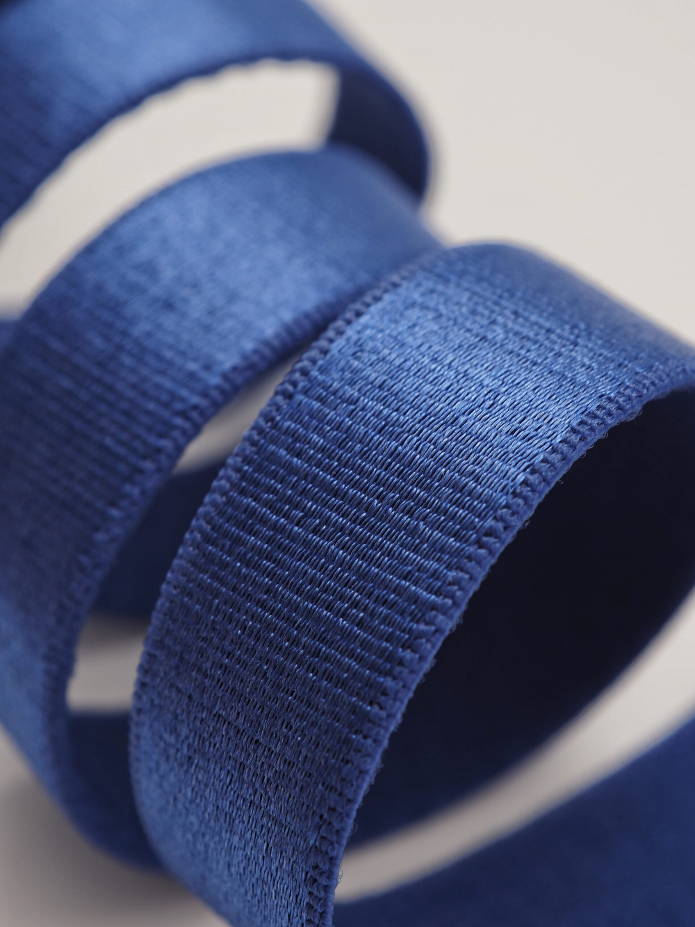 Резинка бретелечная ультрамарин глянцевый ширина 15 мм