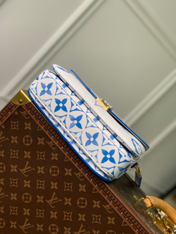 Louis Vuitton Pochette Metis
