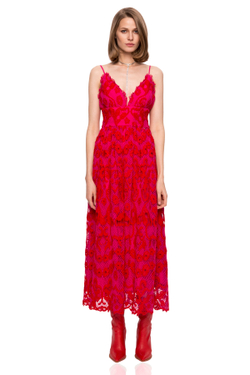 Кружевное платье с цветочной вышивкой