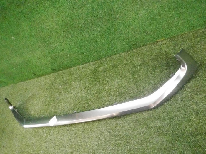 Молдинг решетки радиатора Lexus LX 3 (15-23) TRD