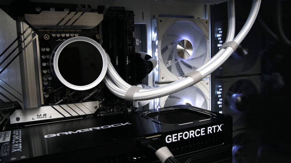 Ryzen 7 7800X3D + RTX 5070 12Gb