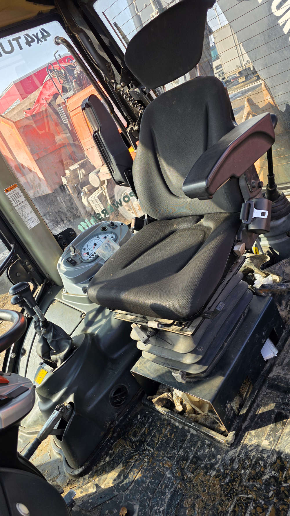 Cukurova 884 Экскаватор-погрузчик 884 (Дизельный, 4,4 л., 101 л.с.)