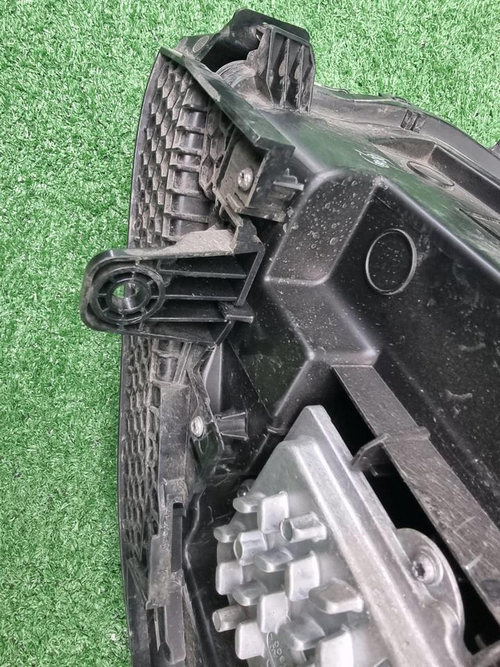 Битая Фара правая Geely Tugella (2019-2024) LED