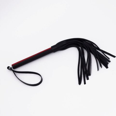 Черно-красный кожаный флоггер - 50 см.