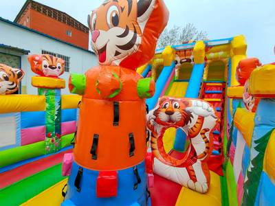 Коммерческий батут «Тигриная страна 2», 8х4х5 м без пандуса