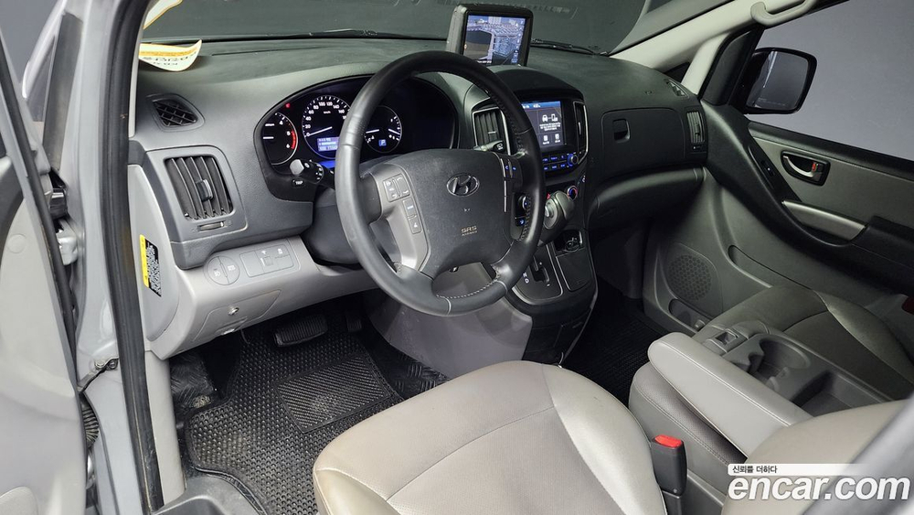 Hyundai The New Grand Starex Van 3-х местный (04.2020)
