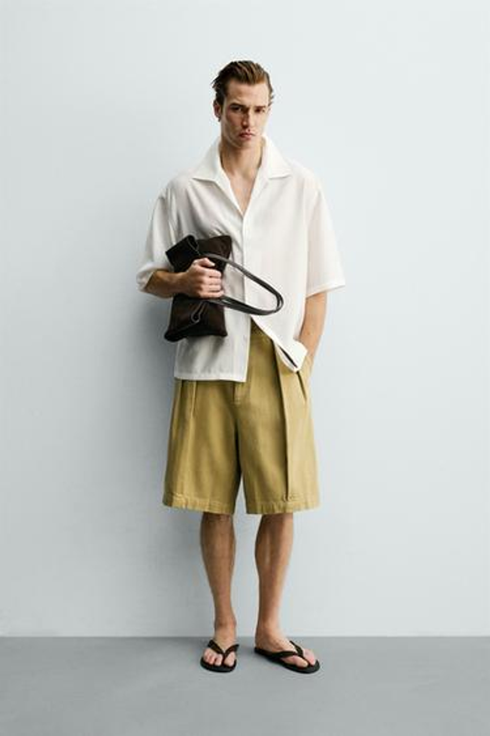 ZARA РУБАШКА RELAXED FIT ИЗ СТРУЯЩЕЙСЯ ТКАНИ, ЖЕЛТОВАТО-БЕЛЫЙ