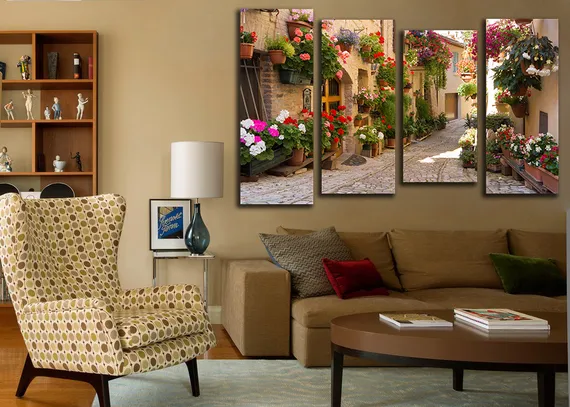 Модульная картина "Улица в цветах"