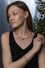 Колье из натурального жемчуга и кошачего глаза с подвесом колибри, оттенок золото