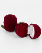 Подарочная упаковка-бутон розы для ювелирного украшения