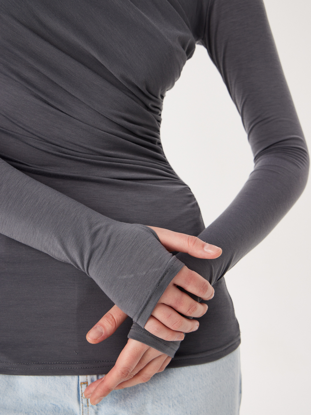 Лонгслив из вискозы со складками