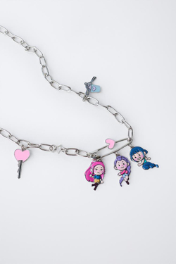 ZARA ОЖЕРЕЛЬЕ KPOP DEMON HUNTERS™ NETFLIX ©, СЕРЕБРИСТЫЙ