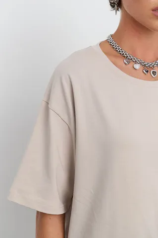 Футболка свободная серо-бежевого цвета