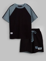 Спортивный костюм для мальчика в школу