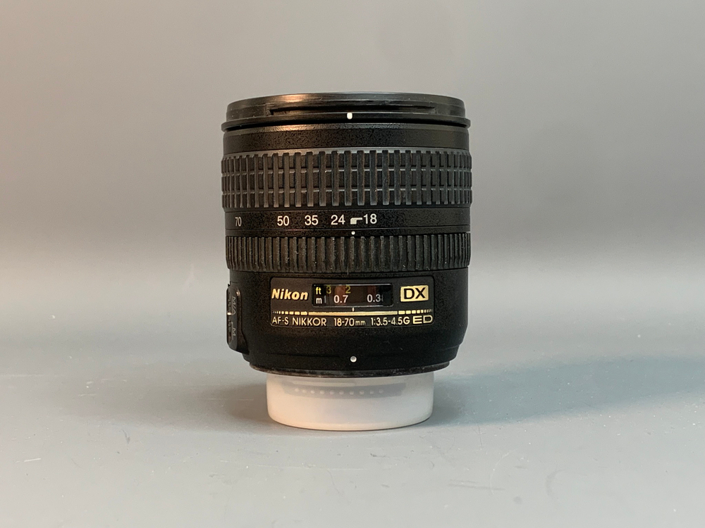 Nikon 18-70mm 3.5-4.5G ED-IF AF-S DX Zoom Nikkor внутри пыль