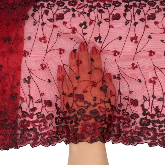 Вышивка на сетке темно-красная/черная 30 см