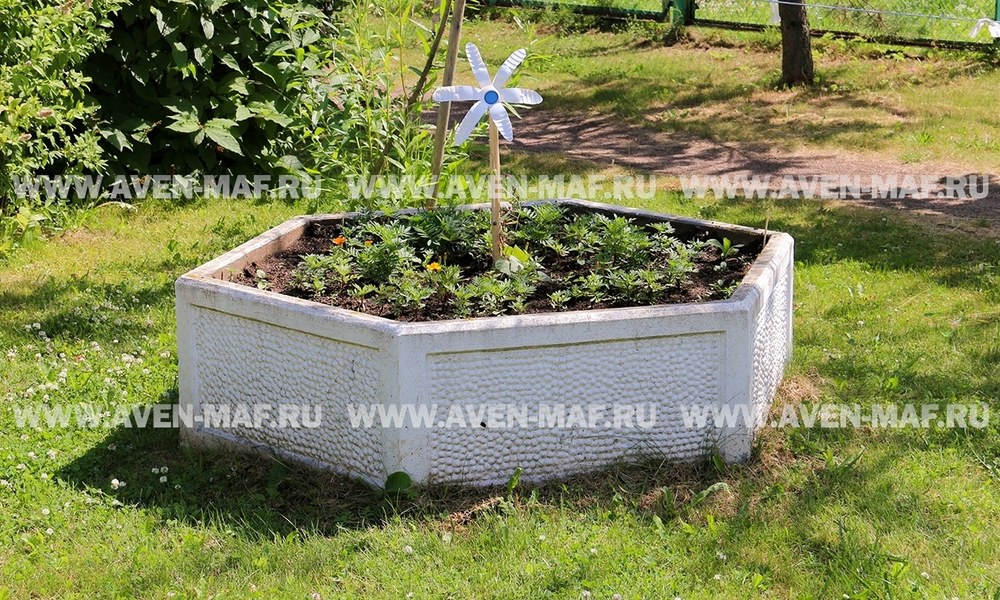 Вазон для цветов бетонный