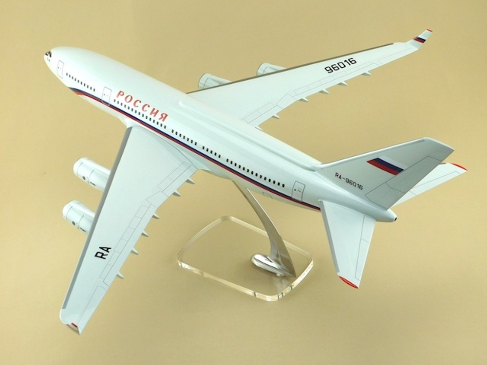 Модель самолета Ил-96-300ПУ (М1:100, СЛО Россия, RA-96016)