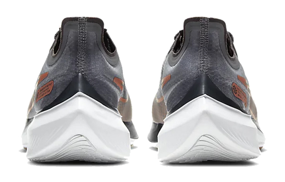 Кроссовки Nike Zoom Gravity 1