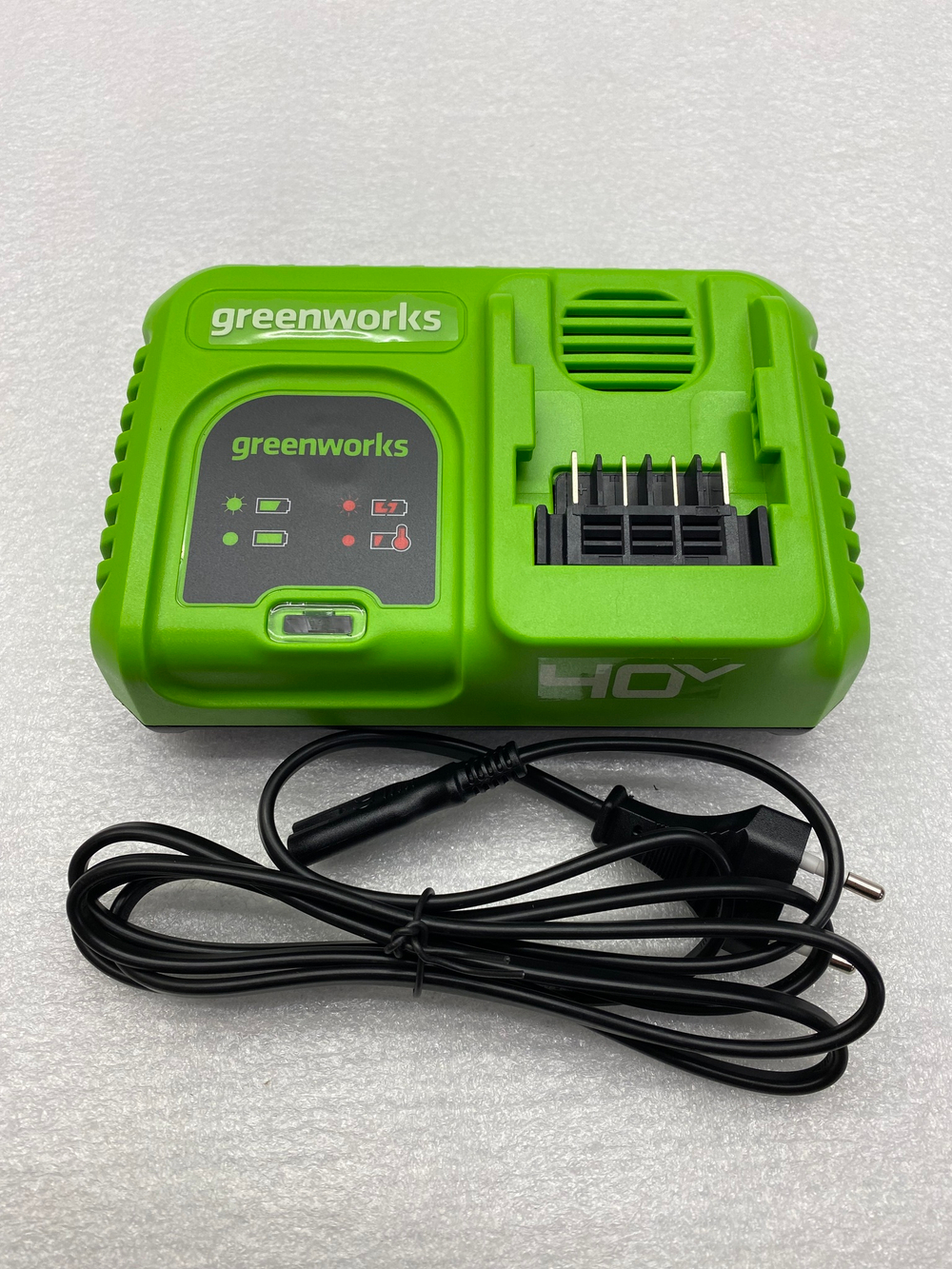 Зарядное устройство быстрое (5А) Greenworks 40V G40UC5 (5А)