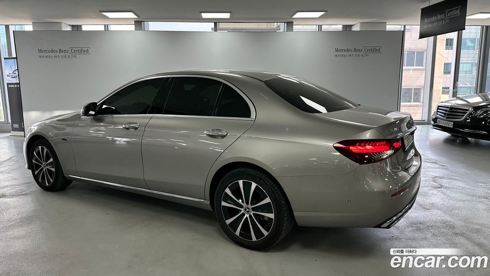Mercedes-Benz E-Class W213 E300e 4MATIC Exclusive (06.2021)