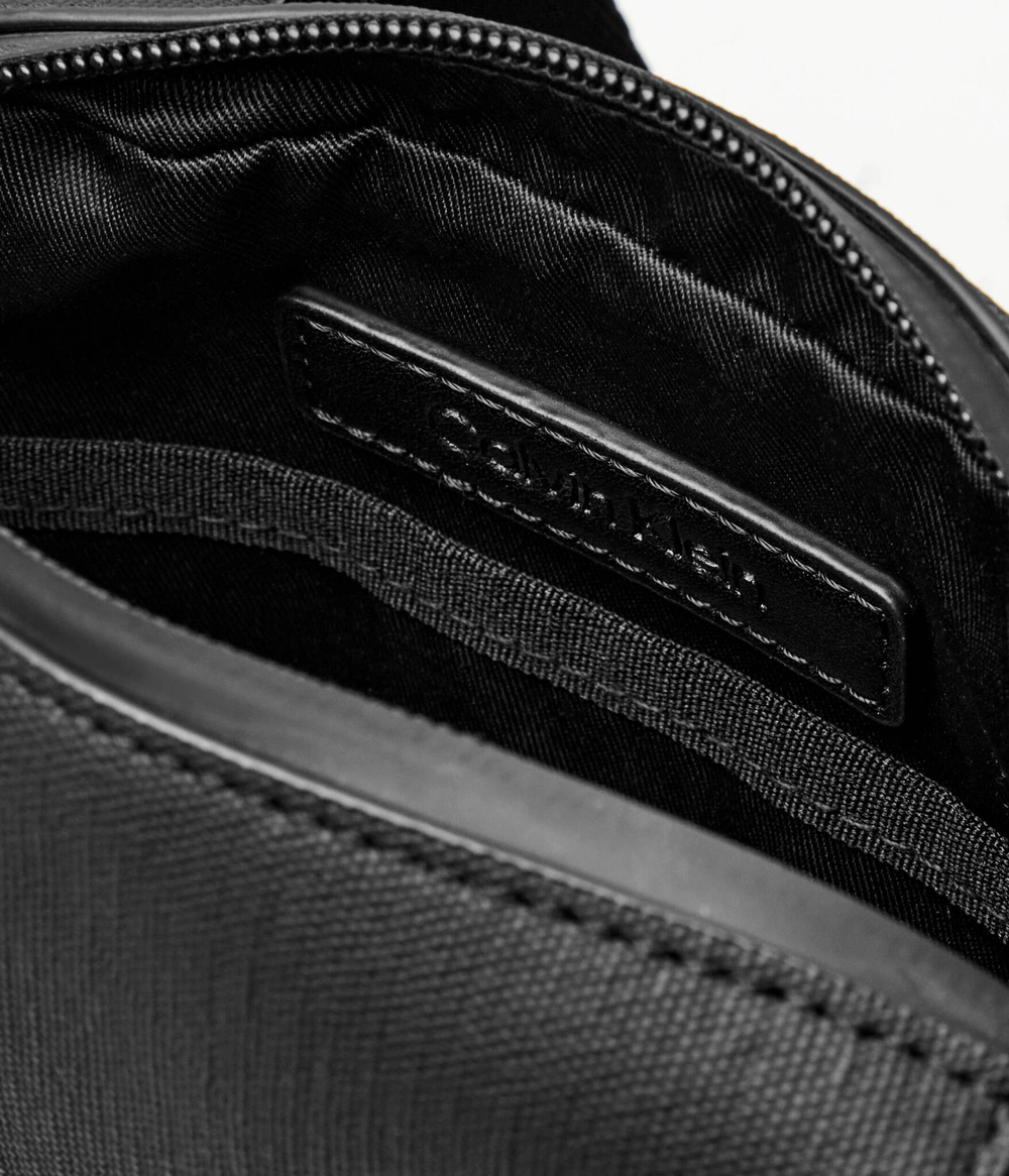 Сумка кросс-боди SENSUAL Calvin Klein - черный(K50K512516)