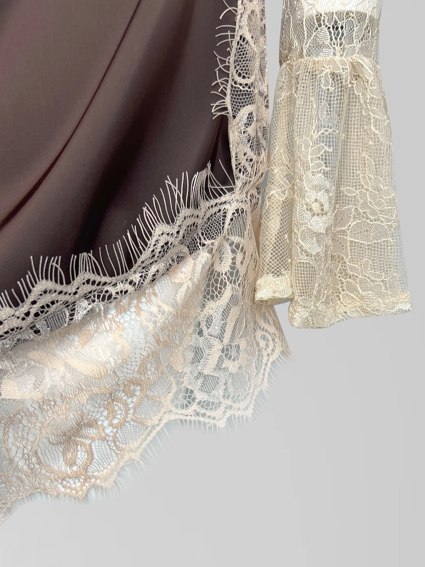 Комплект Kasiet из платья-комбинации с кружевной вставкой и кофты из гипюра