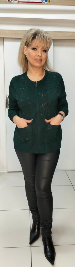 Нарядный жакет со стразовым принтом и кармашками