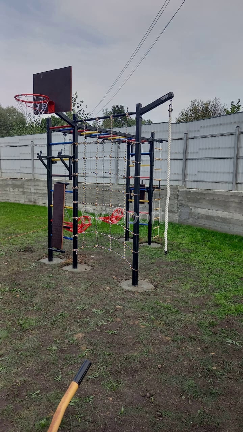 Монтаж уличной шведской стенки Sv Sport Рукоход (5 вертикальных столбов)