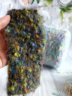 Пряжа  декоративная с ворсом и шишибриками