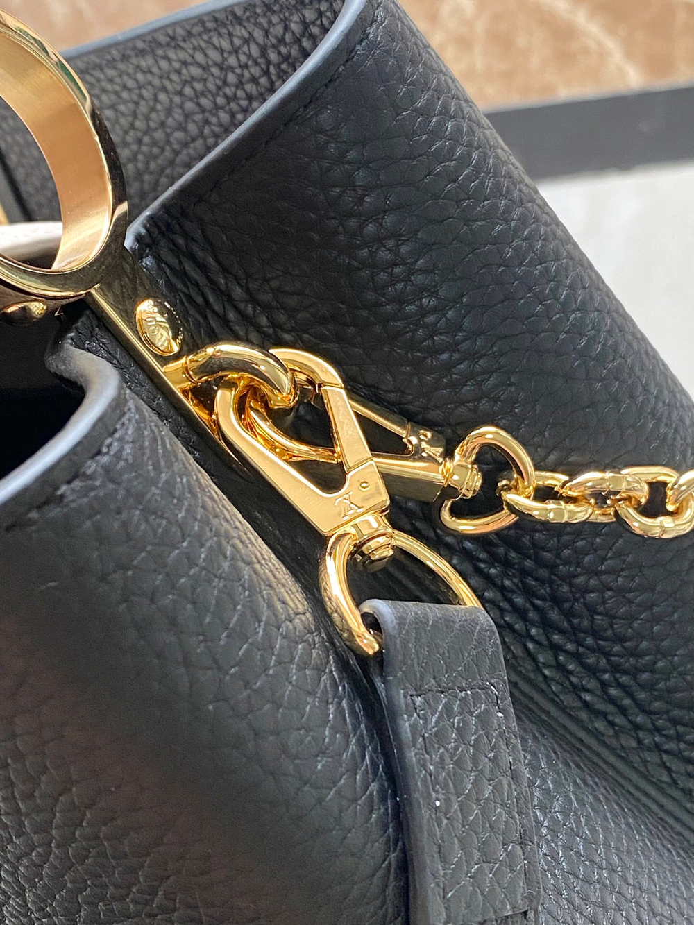 Louis Vuitton Capucines MM