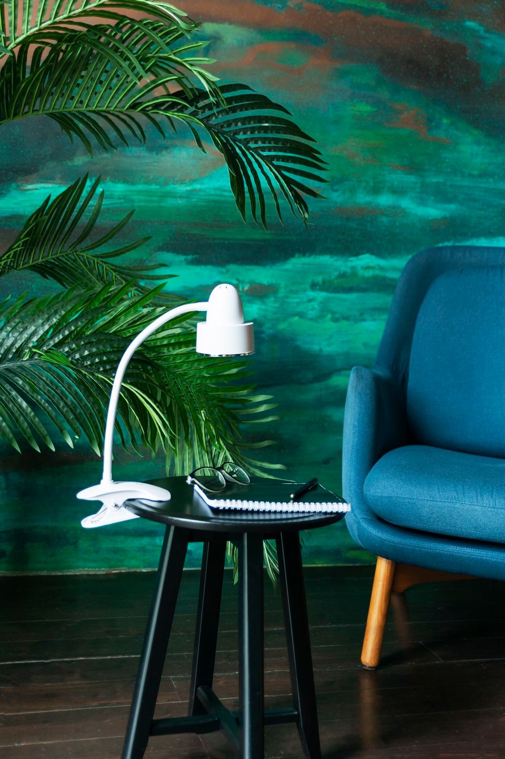 TLD-557 Brown-LED-350Lm-5500K-Dimmer Светильник настольный прищепка. 5W. Сенсорный выключатель. Коричневый. ТМ Uniel