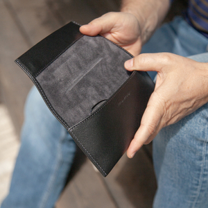 Футляр для очков Lentille из кожи сафьяно, черного цвета