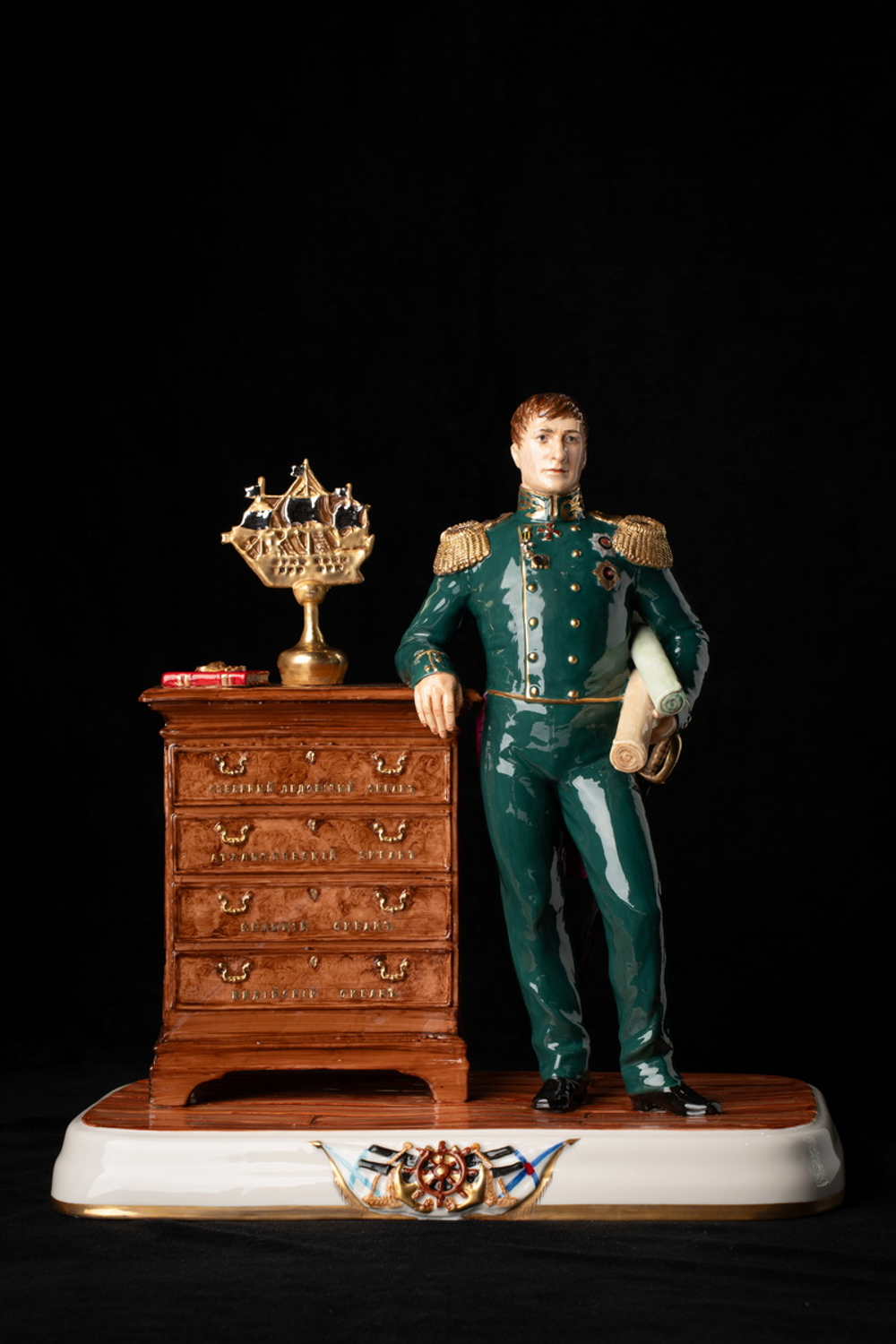Статуэтка. Фарфор. Солдат. Сарычев Василий Алексеевич - Русский флотоводец. Россия