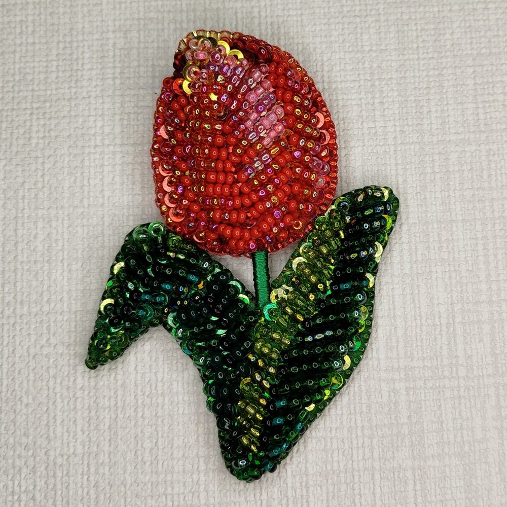 Авторская брошь Тюльпан