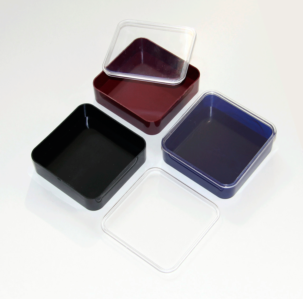 Футляр пластиковый с прозрачной крышкой 80x80x22 мм.