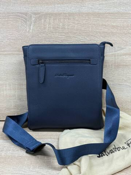 Сумка-мессенджер Salvatore Ferragamo