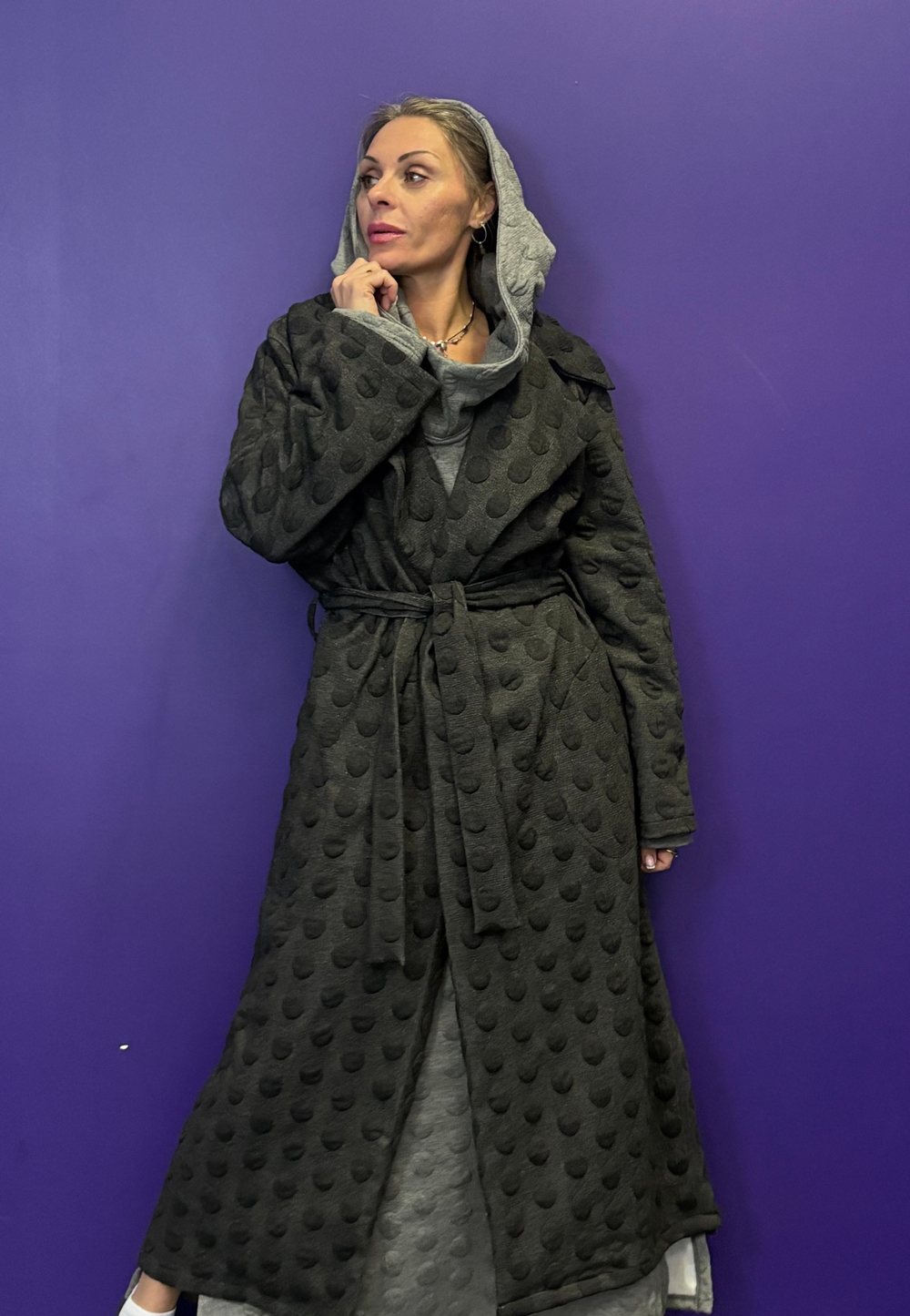 Пальто с поясом / жаккард / черный