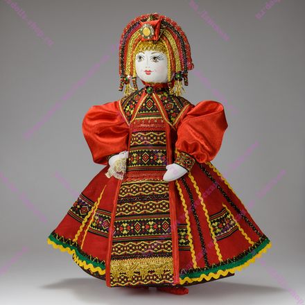 Текстильная кукла в большом переднике