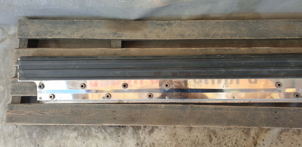 Подножка левая Mercedes G-Class (W463)  Б/У Оригинал A4634912500