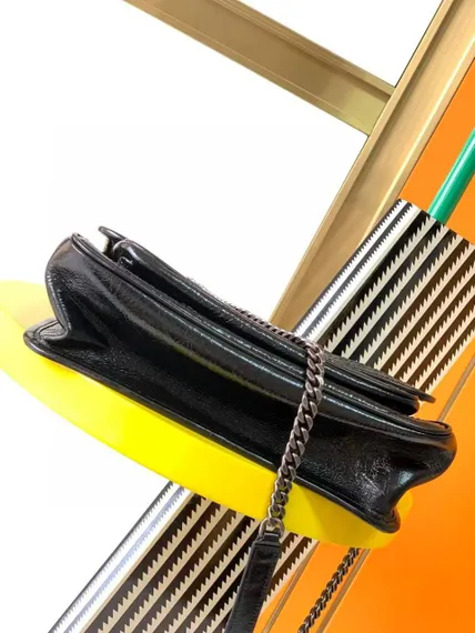 Женская сумка на плечо Saint Laurent Niki черный