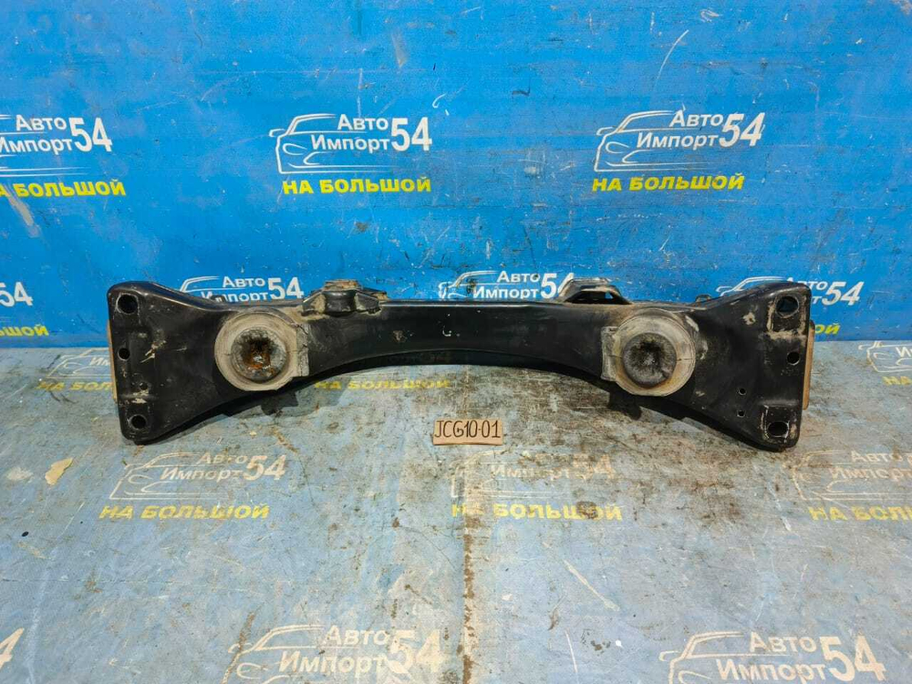 Балка передняя поперечная TOYOTA BREVIS 2002